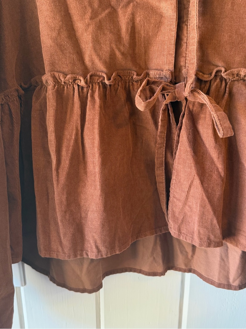 NWT Velvet Heart Brown Velvet Tie-Front Peasant Blouse, Slightly Cropped, Size M - Picture 3 of 11